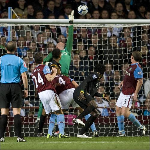 关于英超倒计时，纽约尼克斯今夜门线救险，细节引发关注，目标明确，训练强度明显提升的信息