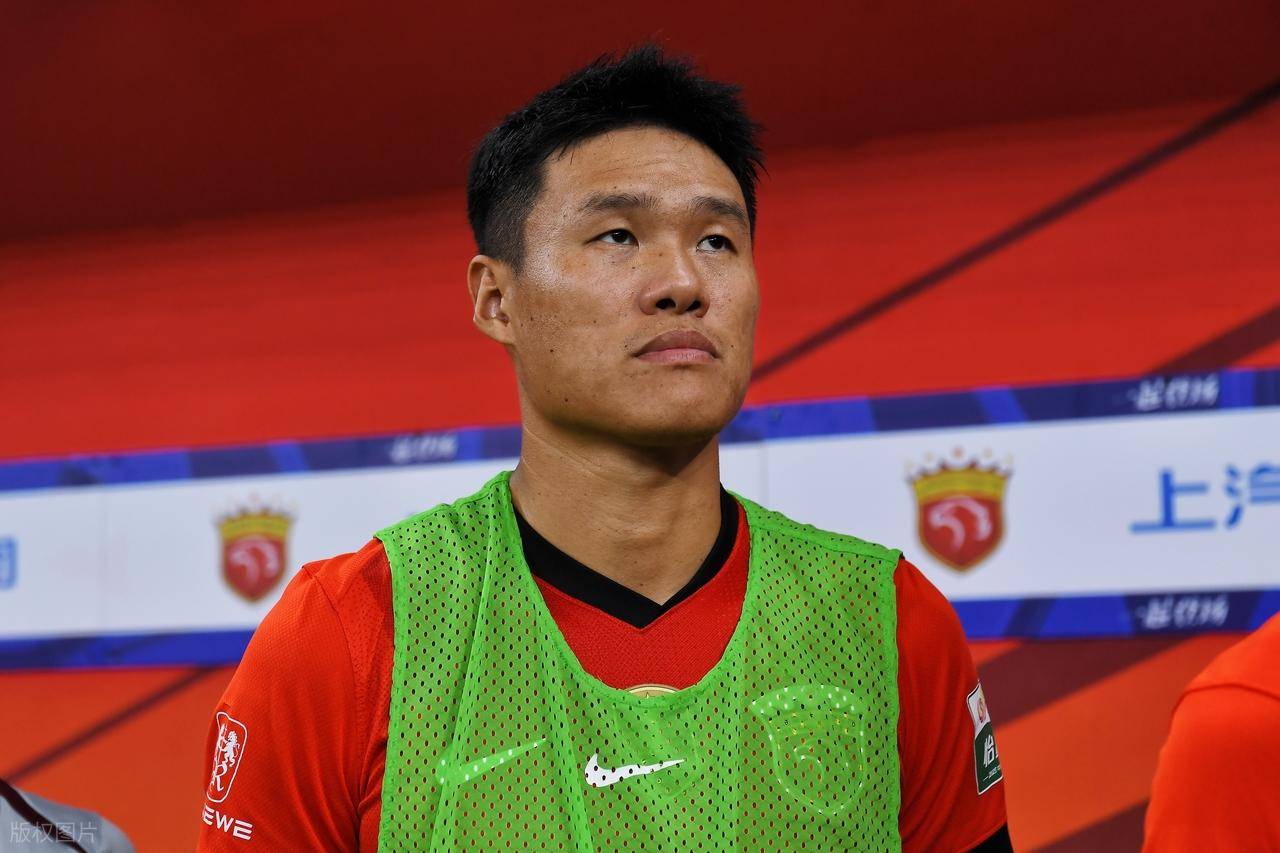 包含里程碑夜上海海港队长鼓劲，法甲转会期刷纪录，话题不断，控场能力受关注的词条-爱游戏